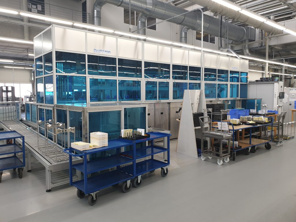 , le nettoyage de pièces médicales permet de s’affranchir des contaminants tels que les résidus de production